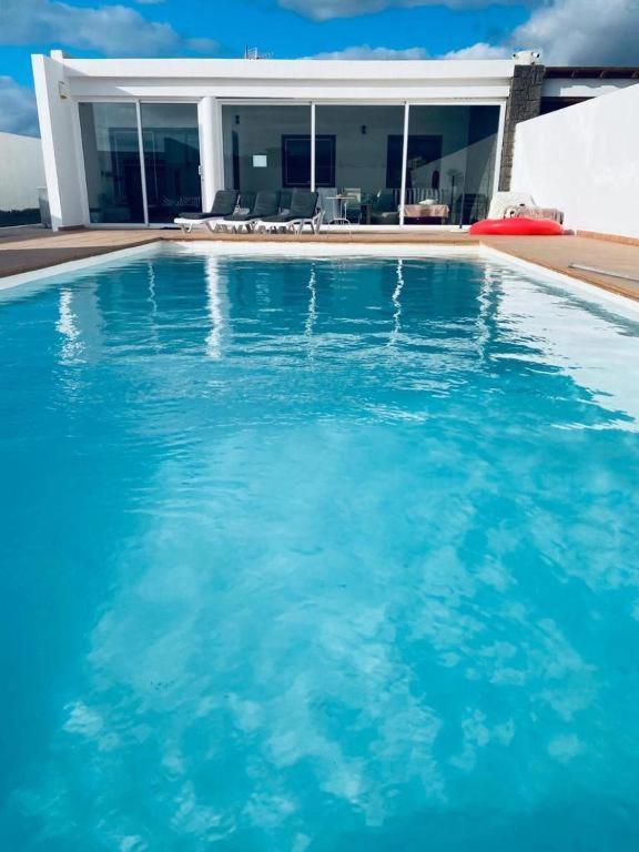 Villa Baroli Amplia Piscina Privada Climatizada Плая Бланка Екстериор снимка